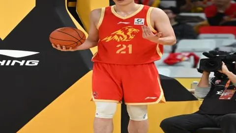 “森林狼再迎唐斯归来，昔日奋斗之地，今朝待遇几何？”